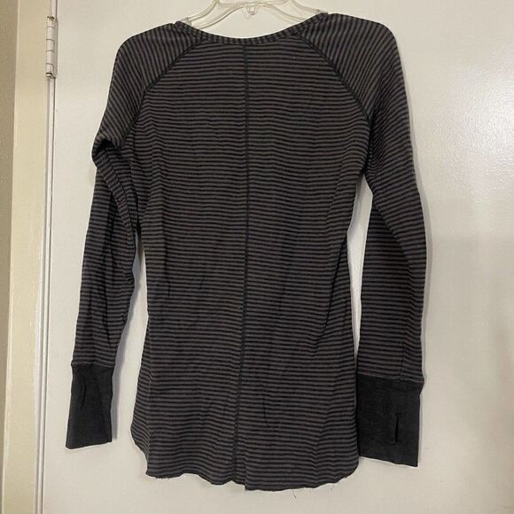 LULULEMON gray stripe long sleeve thermal shirt size 4 - Picture 3 of 4